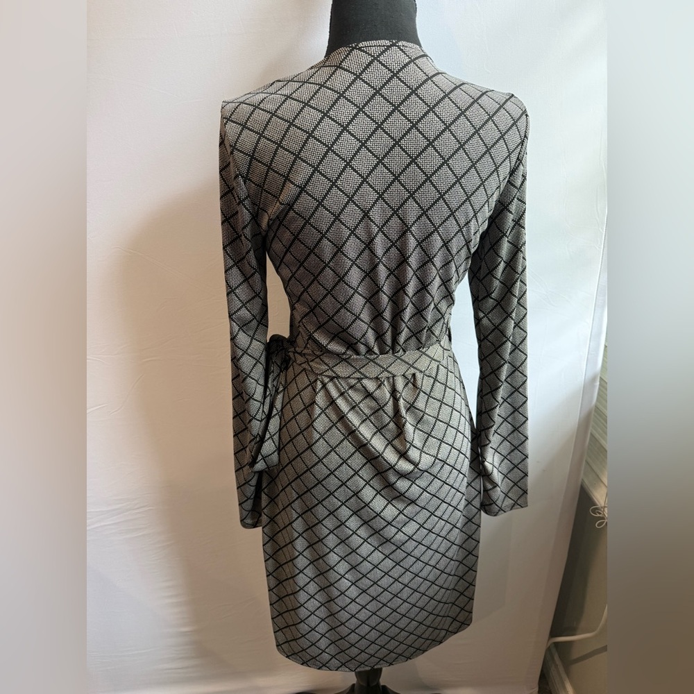 The Limited Gray and Black Grid Long‎ Sleeve Wrap Dress - Picture 5 of 5